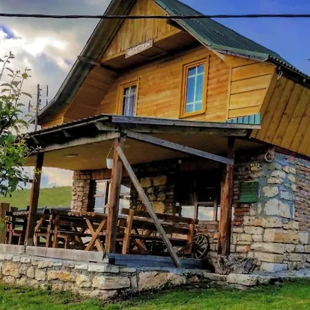 アパート Kanjon Uvac シェニツァ